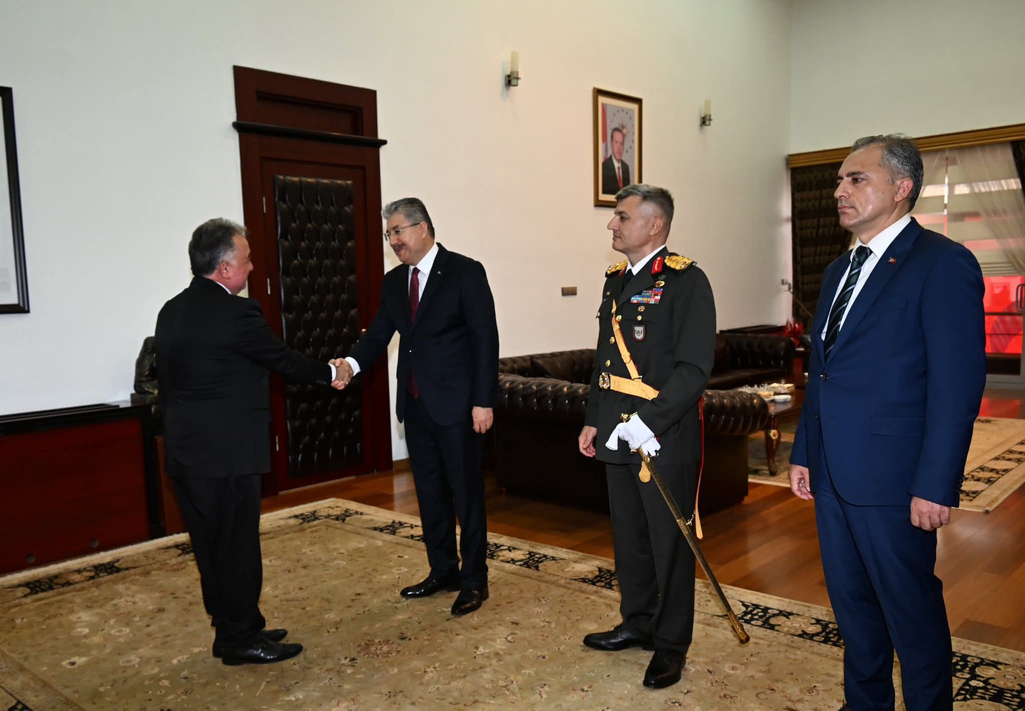 F B I M G 1756538195158