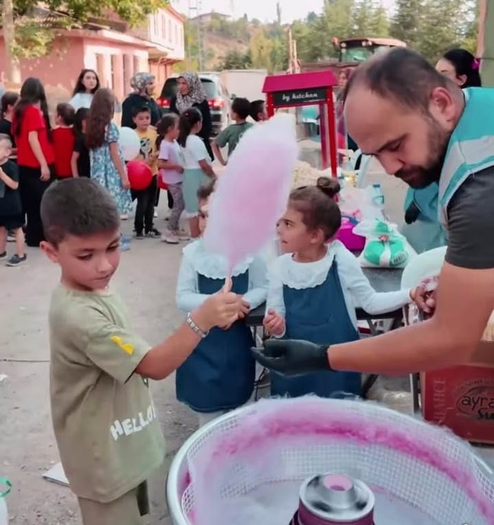 Geben Mahallesi’nde Açık Hava Sineması Ve Çocuk Şenliği Coşkusu (1)