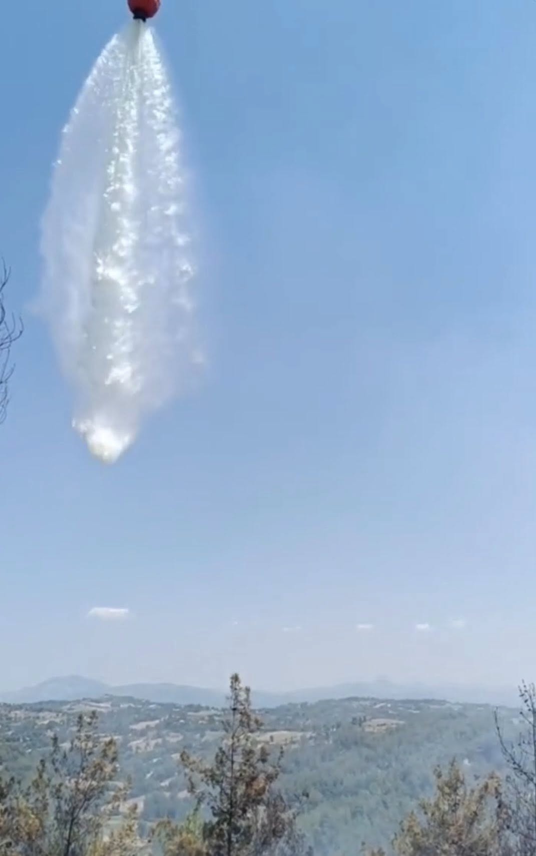 Kadirli’de Orman Yangını Erken Müdahale Ile Büyümeden Söndürüldü (3)