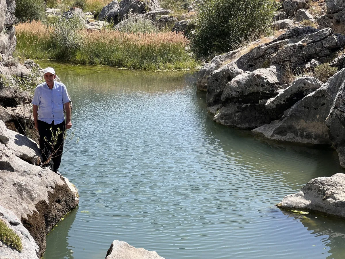 Kahramanmaraş'ta Kayalar Arasında Büyüleyici Göl2