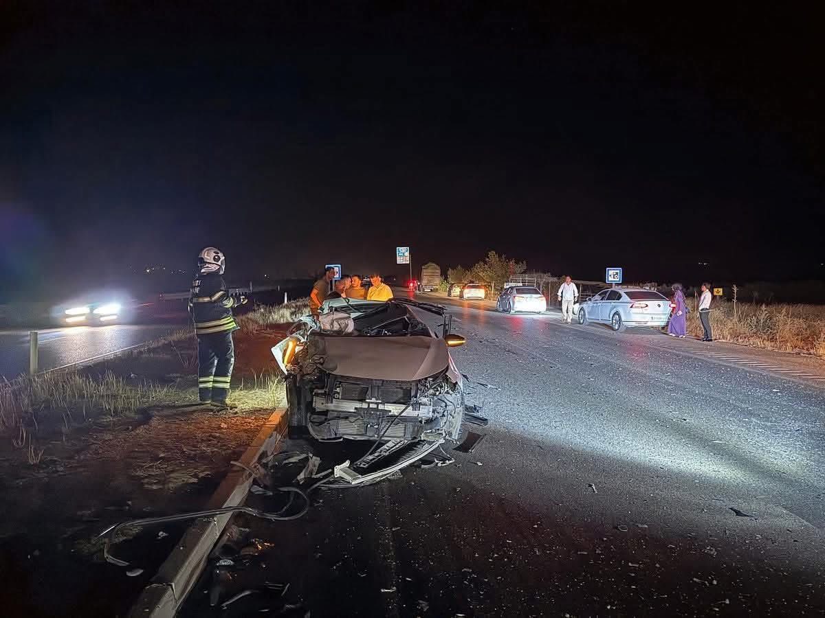 Kırıkhan’da Trafik Kazası Yaralı Vatandaş Kurtarıldı (1)