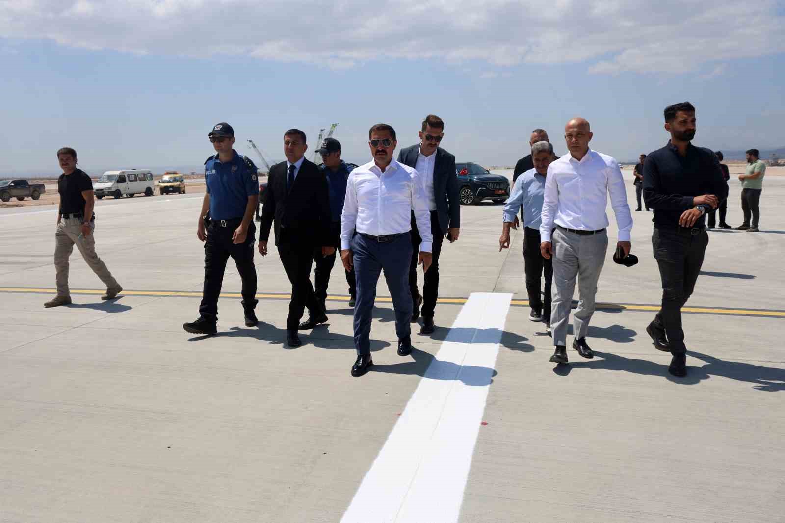 Onarım Çalışması Yürütülen Hatay Havalimanı 1 Eylül'de Uçuşlara Açılacak (2)