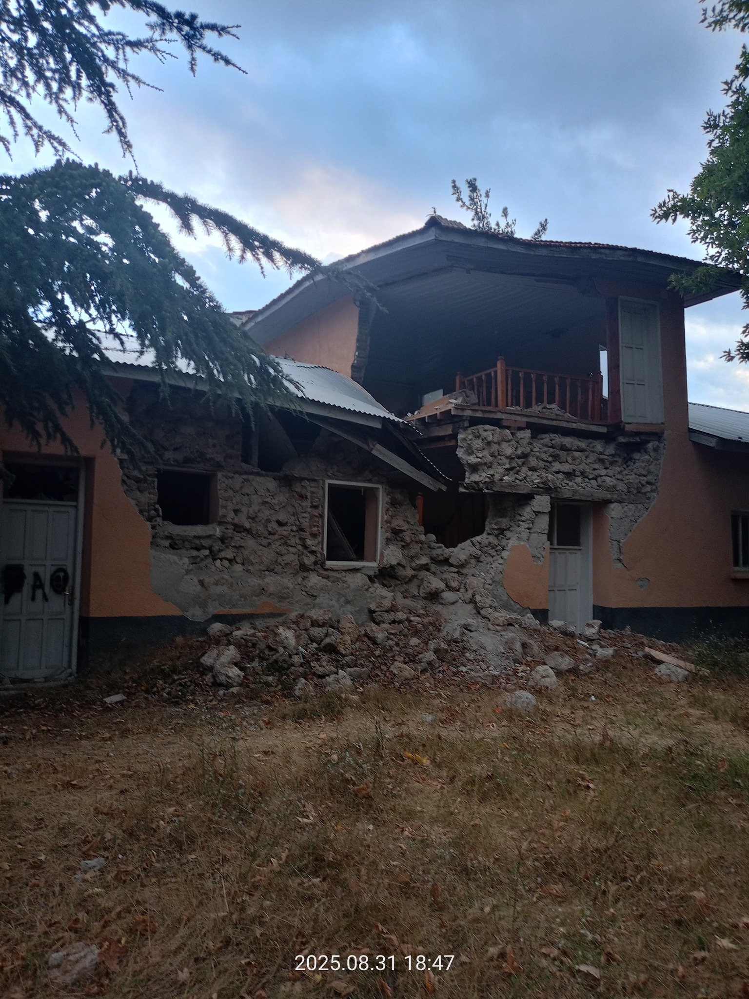 Osmaniye’nin Tarihi Konağı Çöp Deposu Oldu (4)