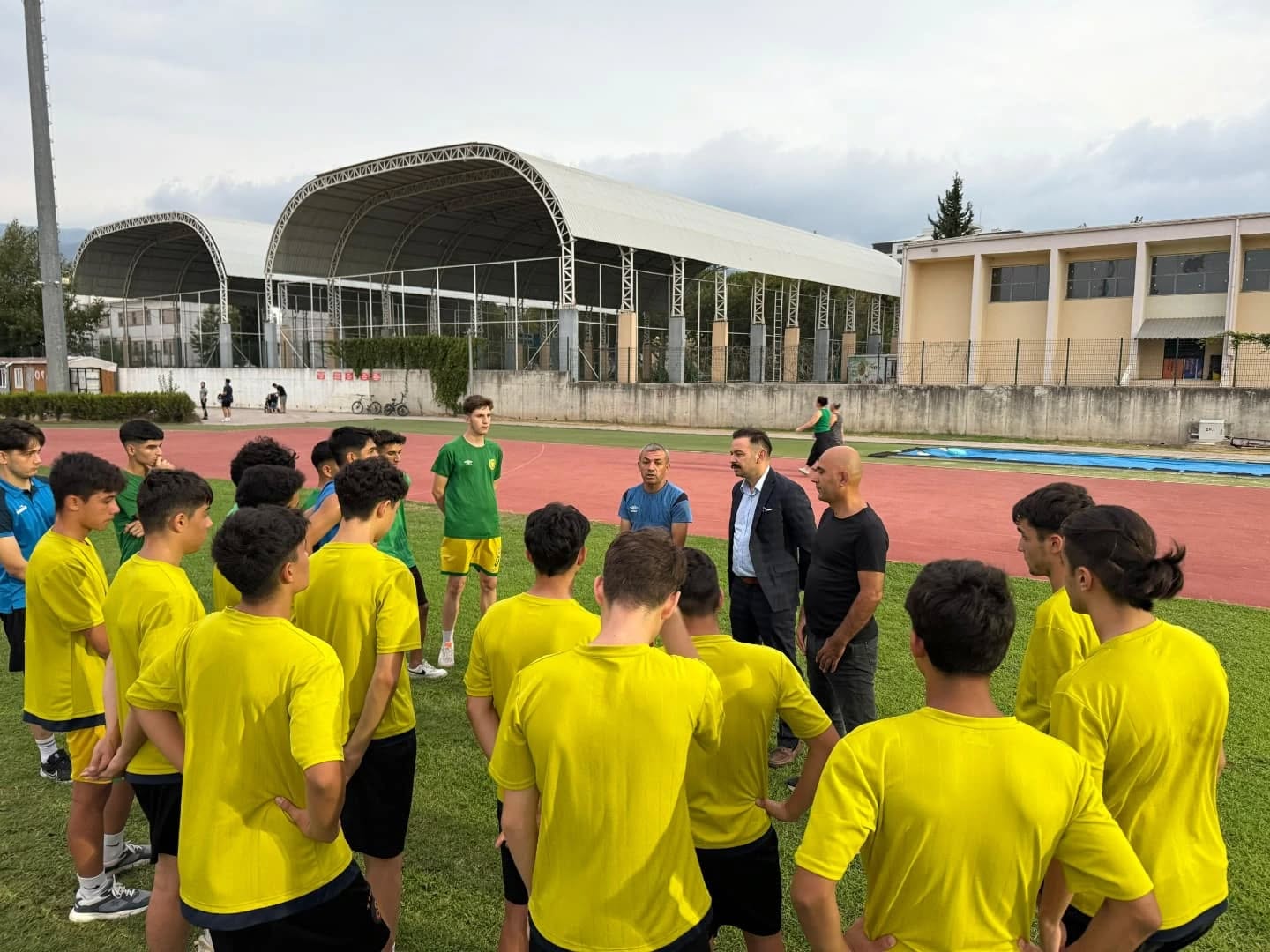 Osmaniyespor Fk Başkanı Kobener, Altyapı İdmanını İzledi 26