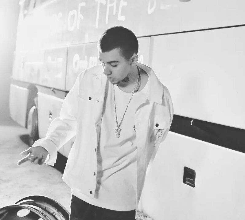 Rapçi Vi̇o Hayatını Kaybetti Ani Kalp Durması Nedeniyle3