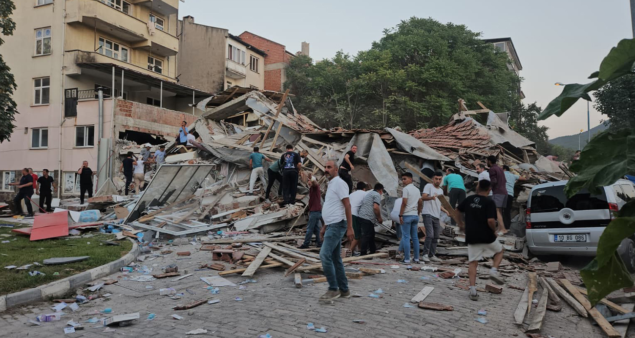 Sındırgı’da Şiddetli Deprem