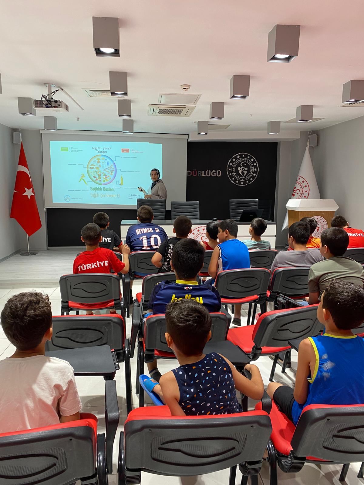 Sporcularda Sağlıklı Beslenme Semineri Düzenlendi2