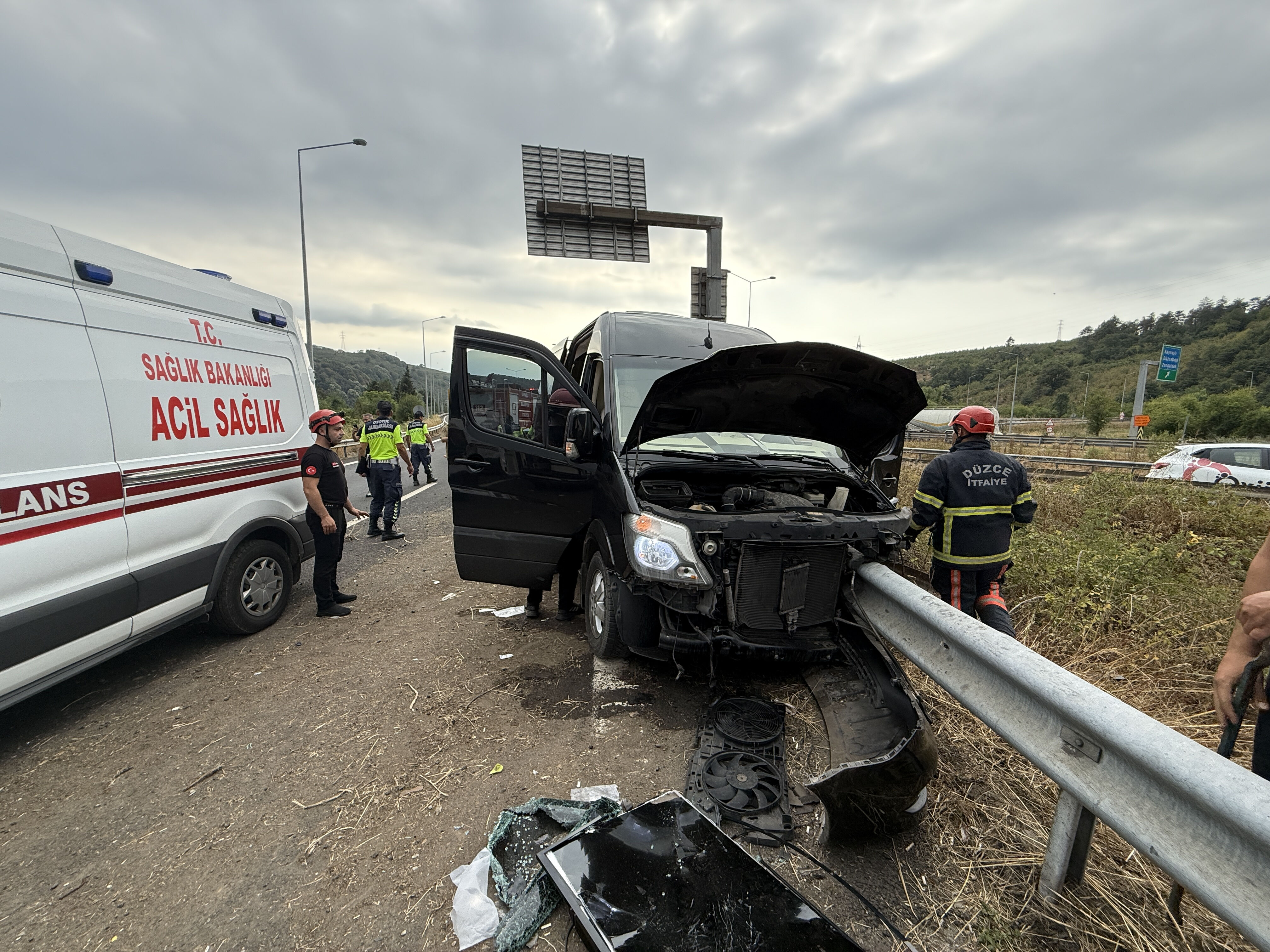 Ünlü Müzisyen Çağan Şengül Ve Ekibi Kazada Yaralandı2