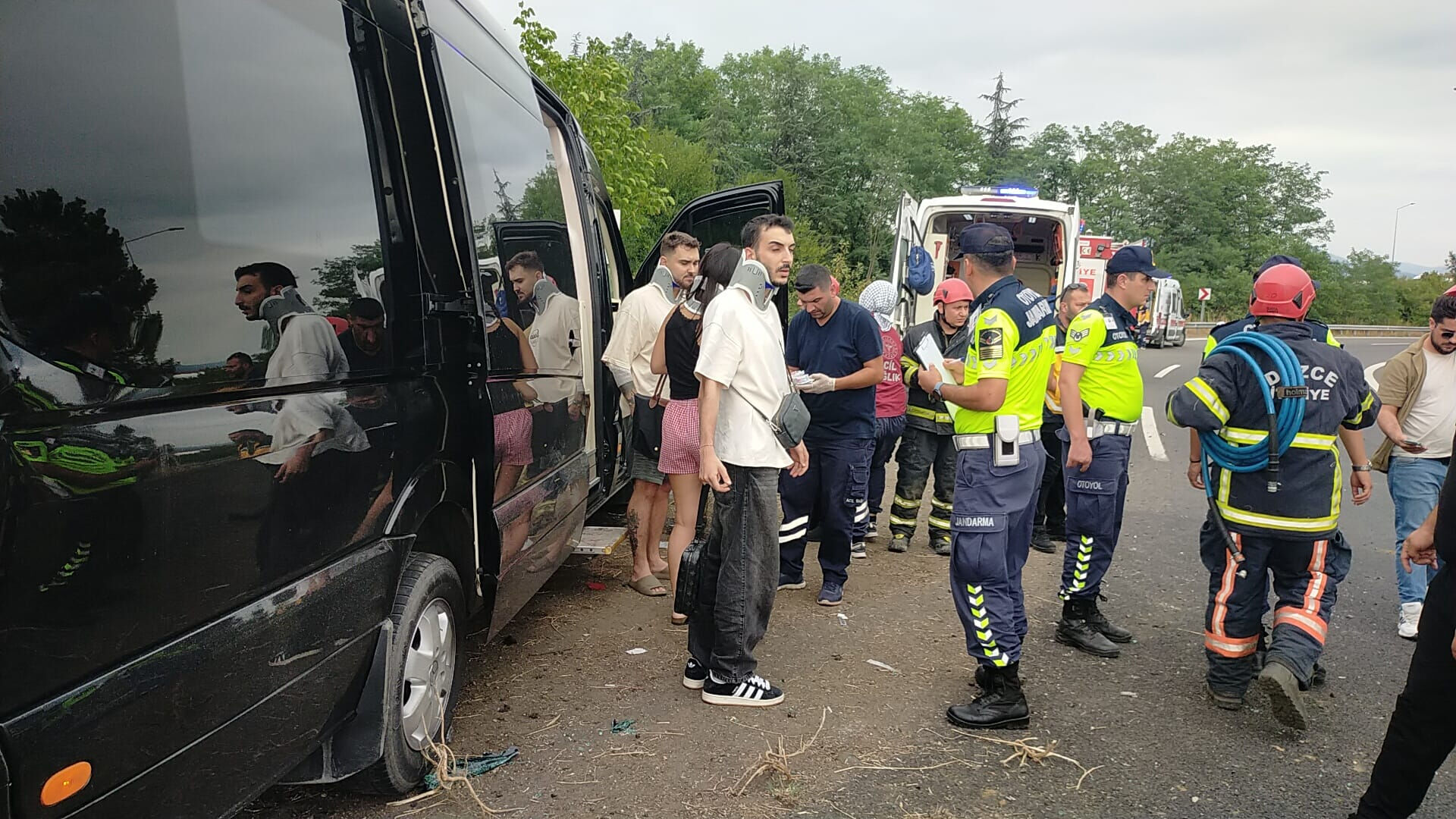 Ünlü Müzisyen Çağan Şengül Ve Ekibi Kazada Yaralandı3