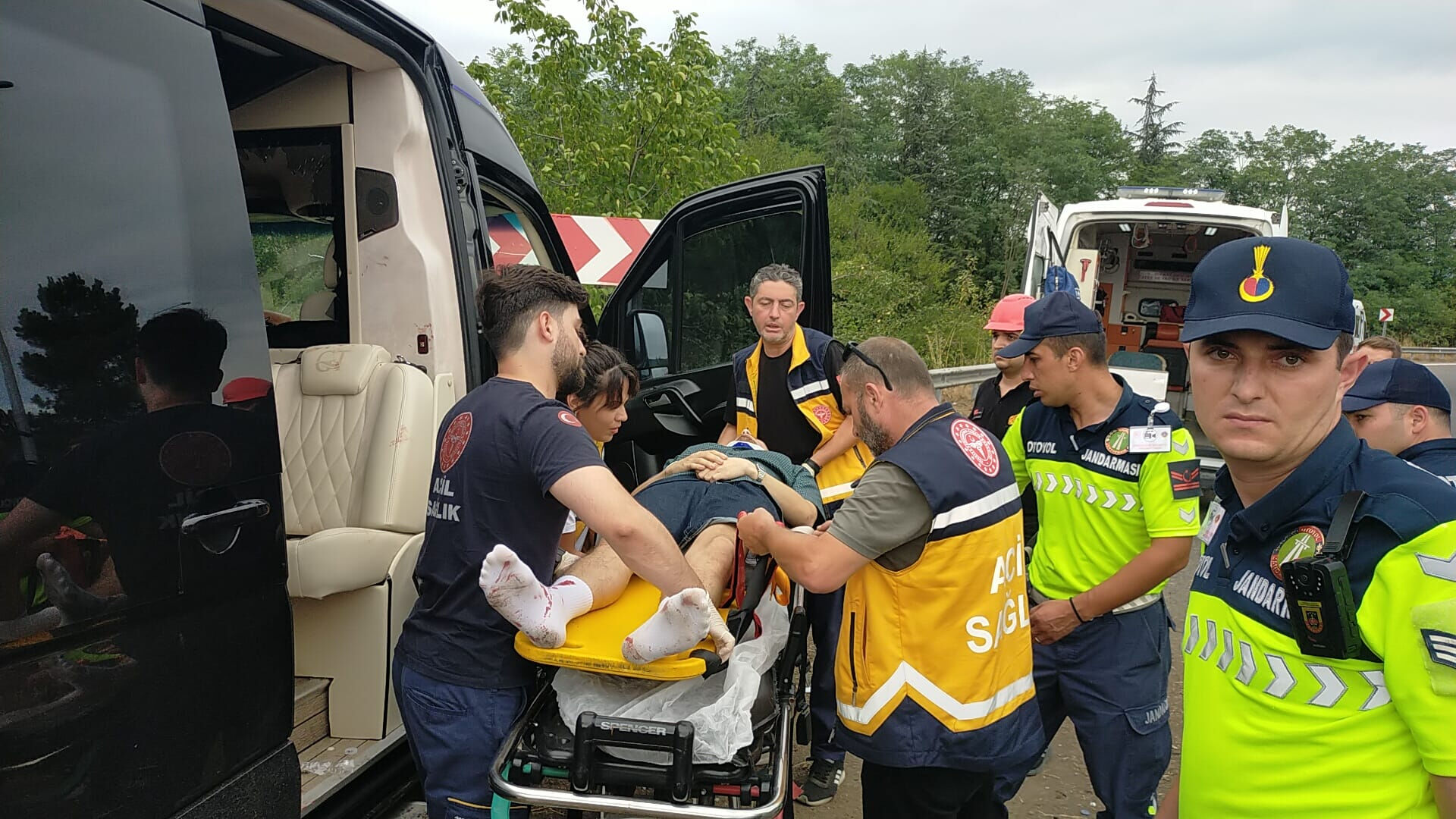 Ünlü Müzisyen Çağan Şengül Ve Ekibi Kazada Yaralandı4