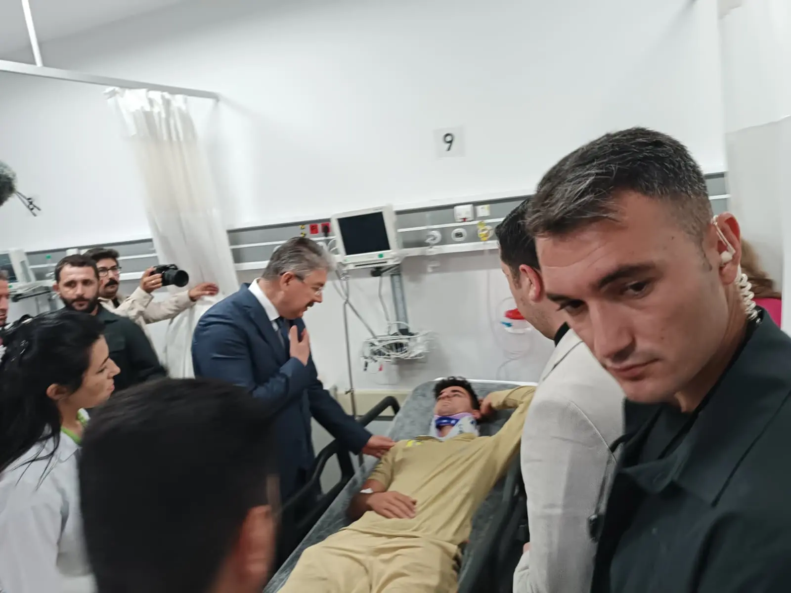 Vali Yaralı Ziyaret