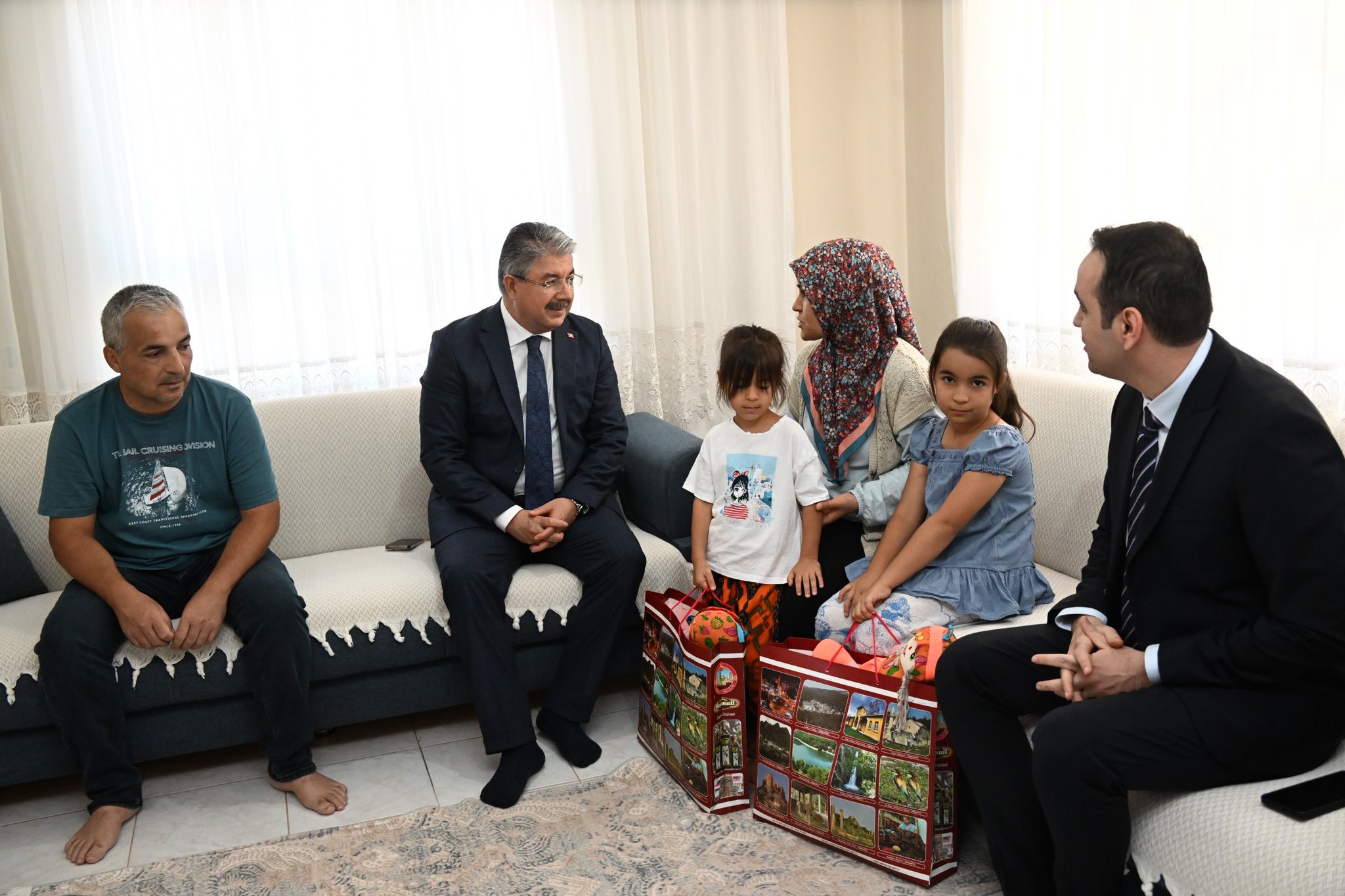 Vali Yılmaz’dan İki Çocuklu Aileye Ziyaret4