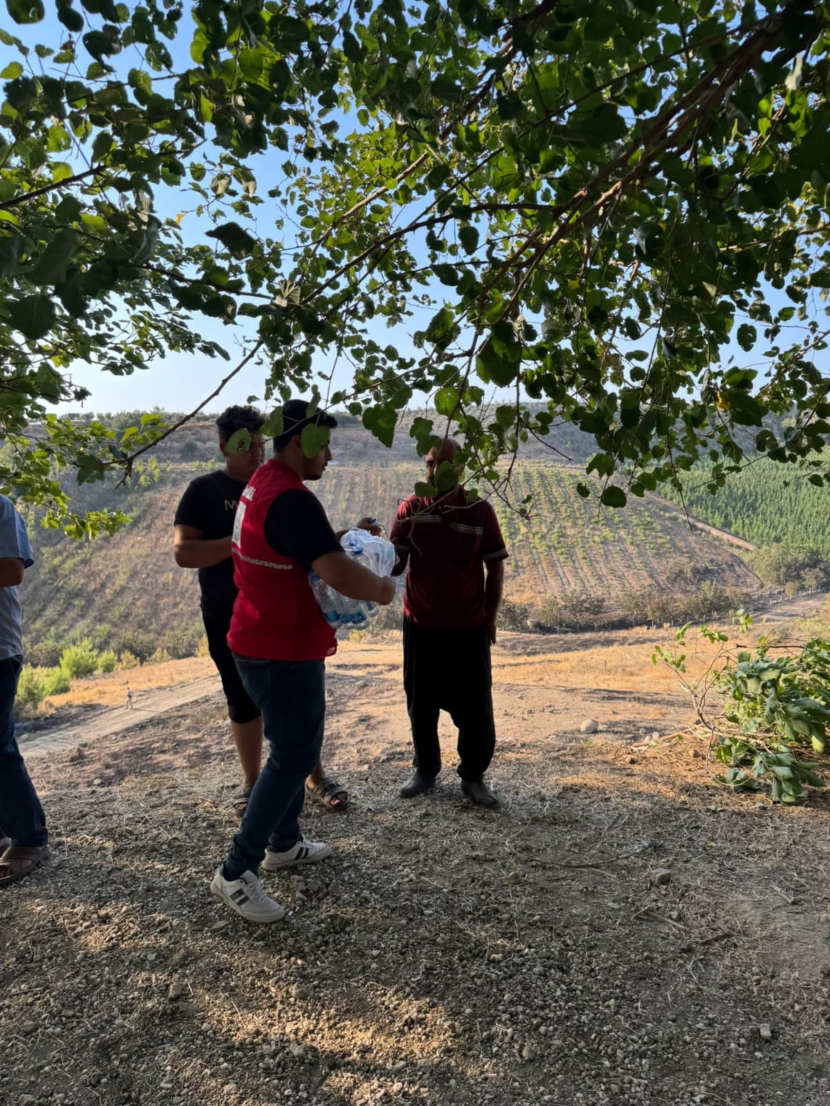 Osmaniye Kızılay'dan Yangın Ekiplerine Moral ve Beslenme Desteği-4