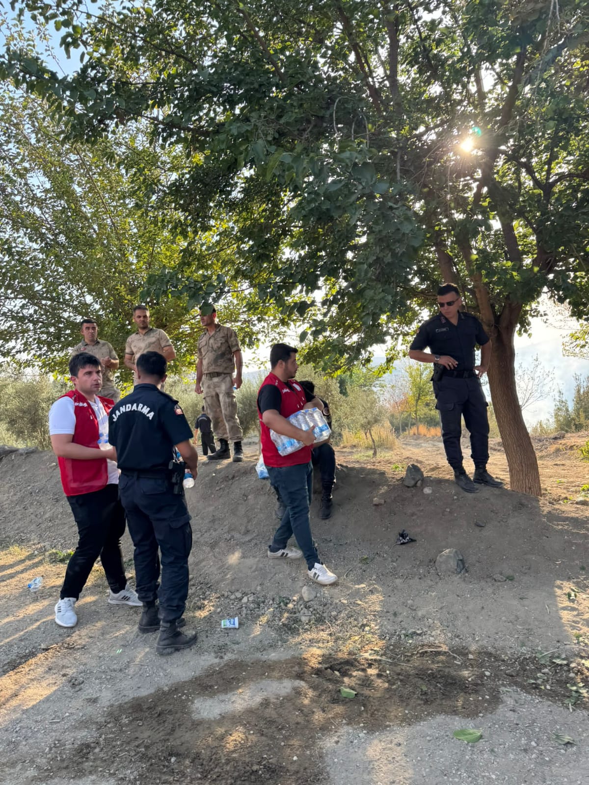 Osmaniye Kızılay'dan Yangın Ekiplerine Moral ve Beslenme Desteği-3