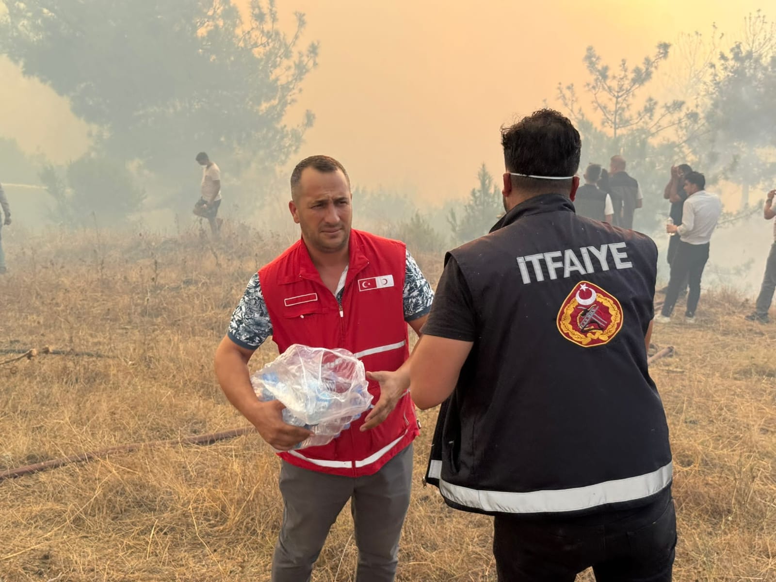 Osmaniye Kızılay'dan Yangın Ekiplerine Moral ve Beslenme Desteği-1