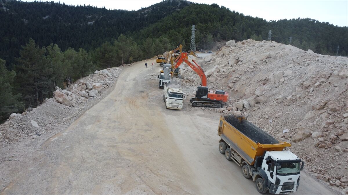 Akseki-Seydişehir kara yolu trafiğe kapatılacak