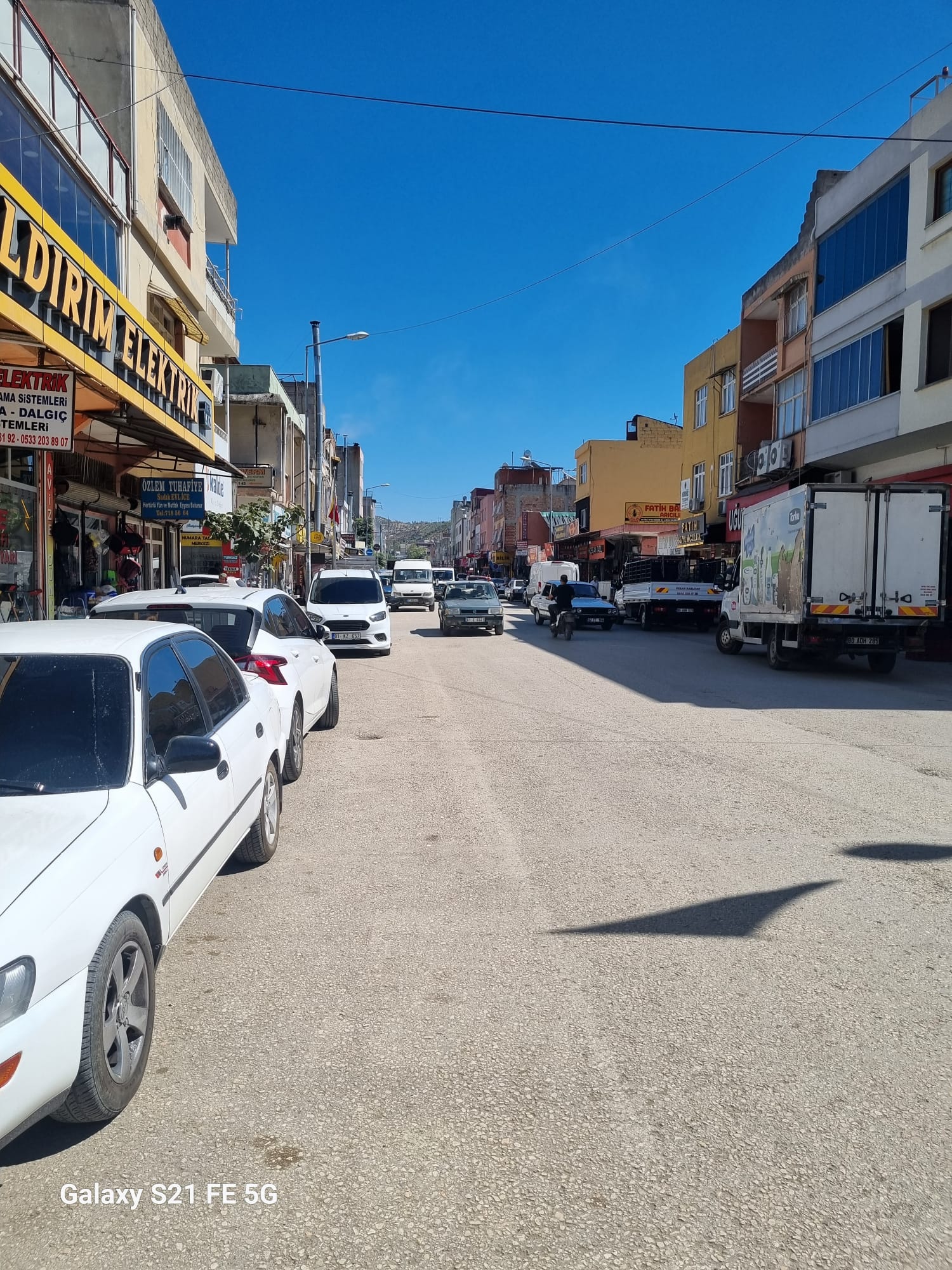 Andırın Caddesi Trafik Rezaleti Esnaf, Kendi Araçlarıyla Trafiği Felç Ediyor (2)