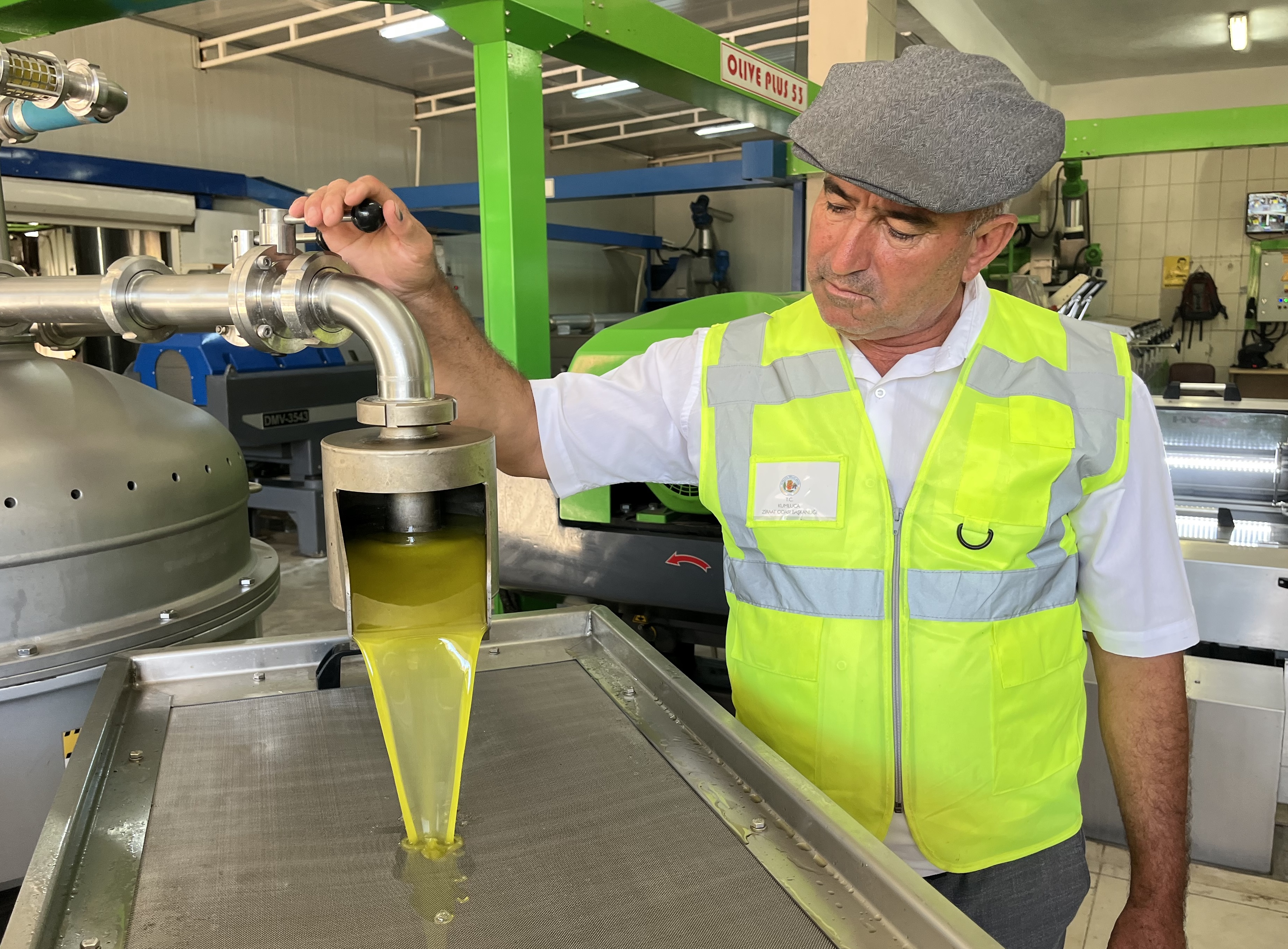 Antalya'da Ilk Hasat Zeytinler Yağa Dönüşmeye Başladı