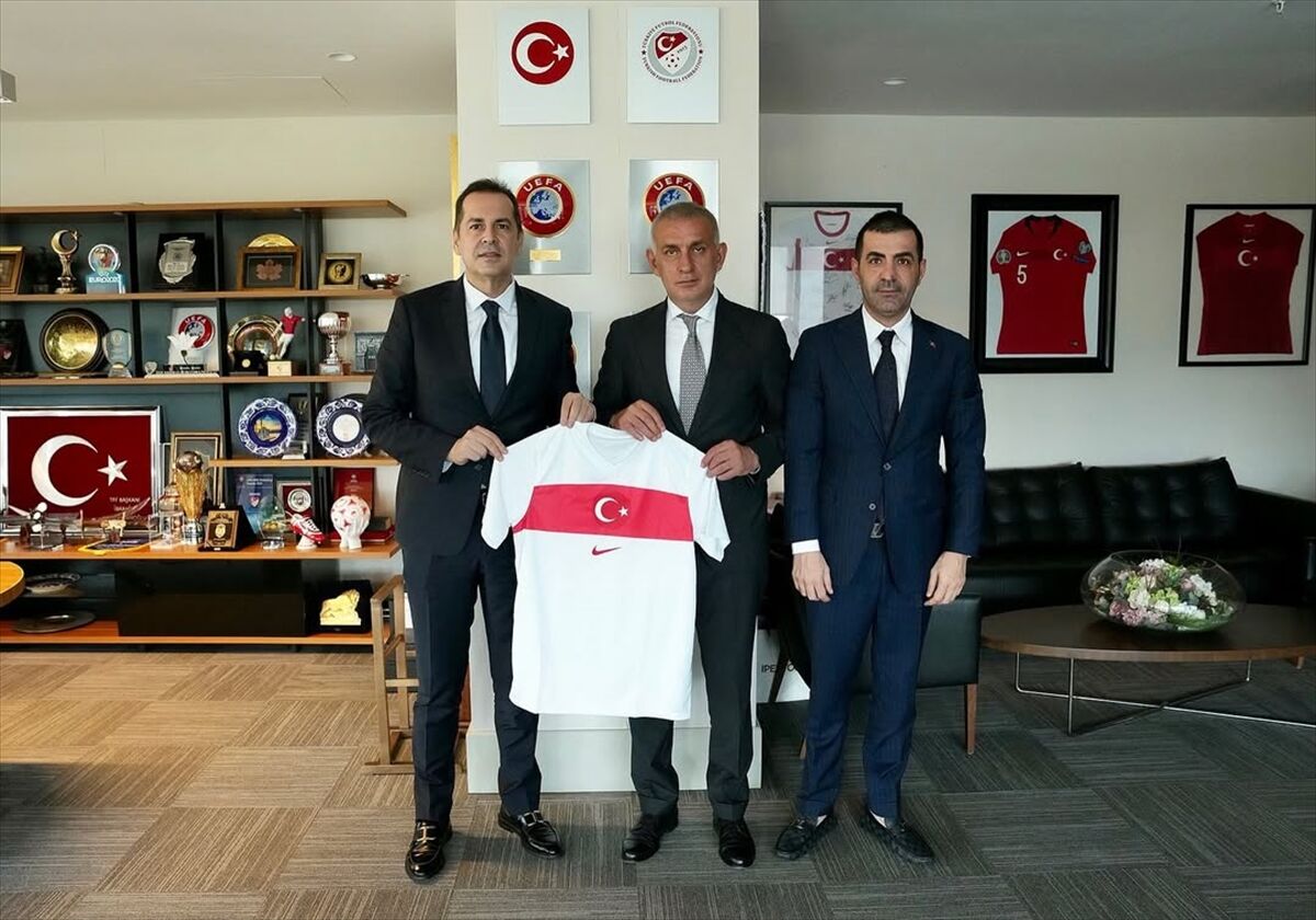 Antalyaspor Başkanı Perçin, TFF Başkanı Hacıosmanoğlu'nu ziyaret etti