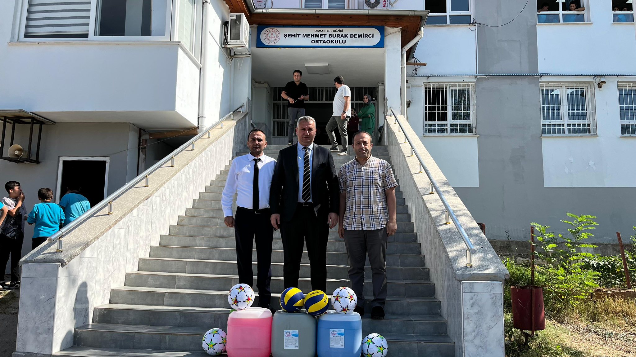 Başkan İba’dan Okullara Temizlik Ve Spor Malzemesi Desteği2