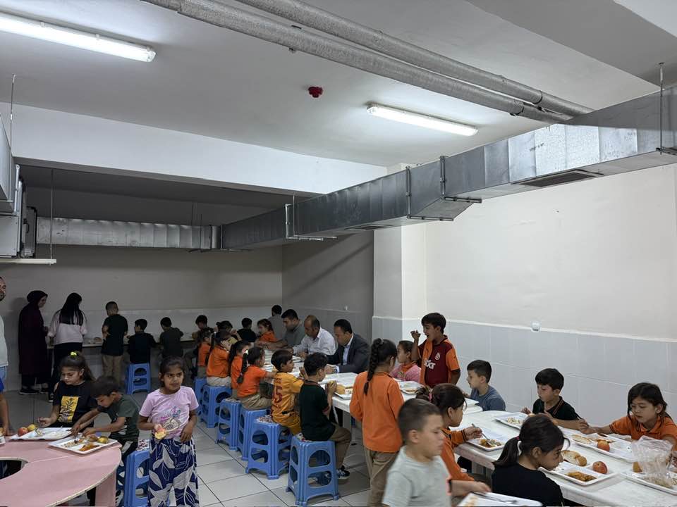 Böcekli Belediye Başkanı İbrahim Çerçi, Öğrencilerle Öğle Yemeğinde Buluştu (6)