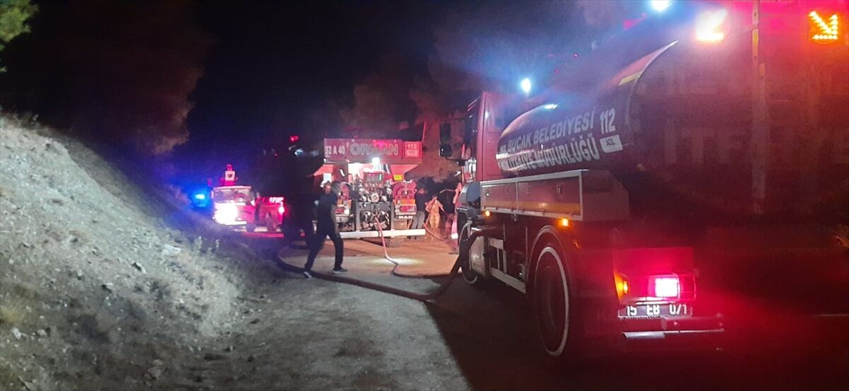 Burdur'da ormanlık alanda çıkan yangın söndürüldü