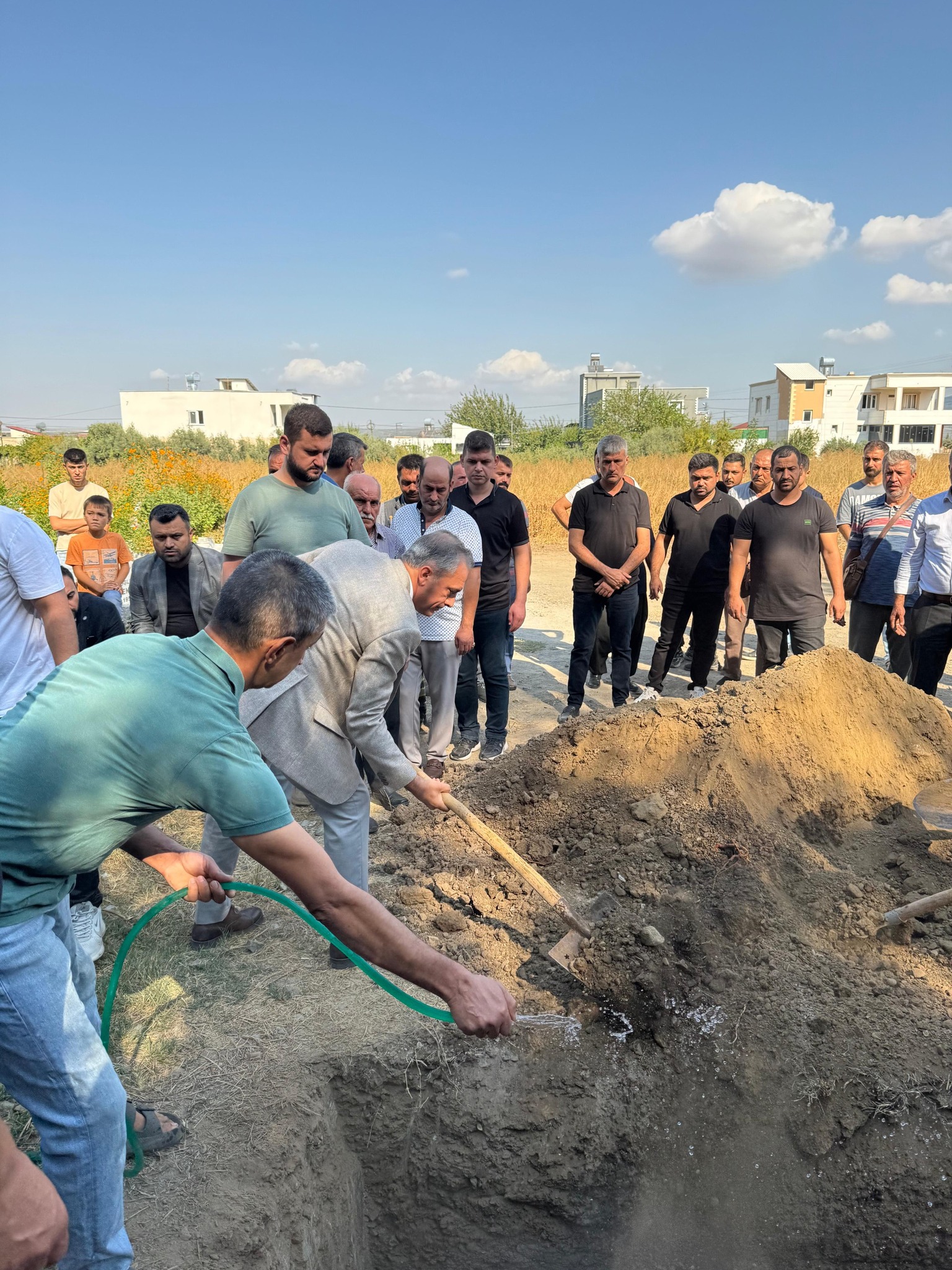 Çenet Ailesinin Acı Günü Zekiye Çenet Toprağa Verildi2