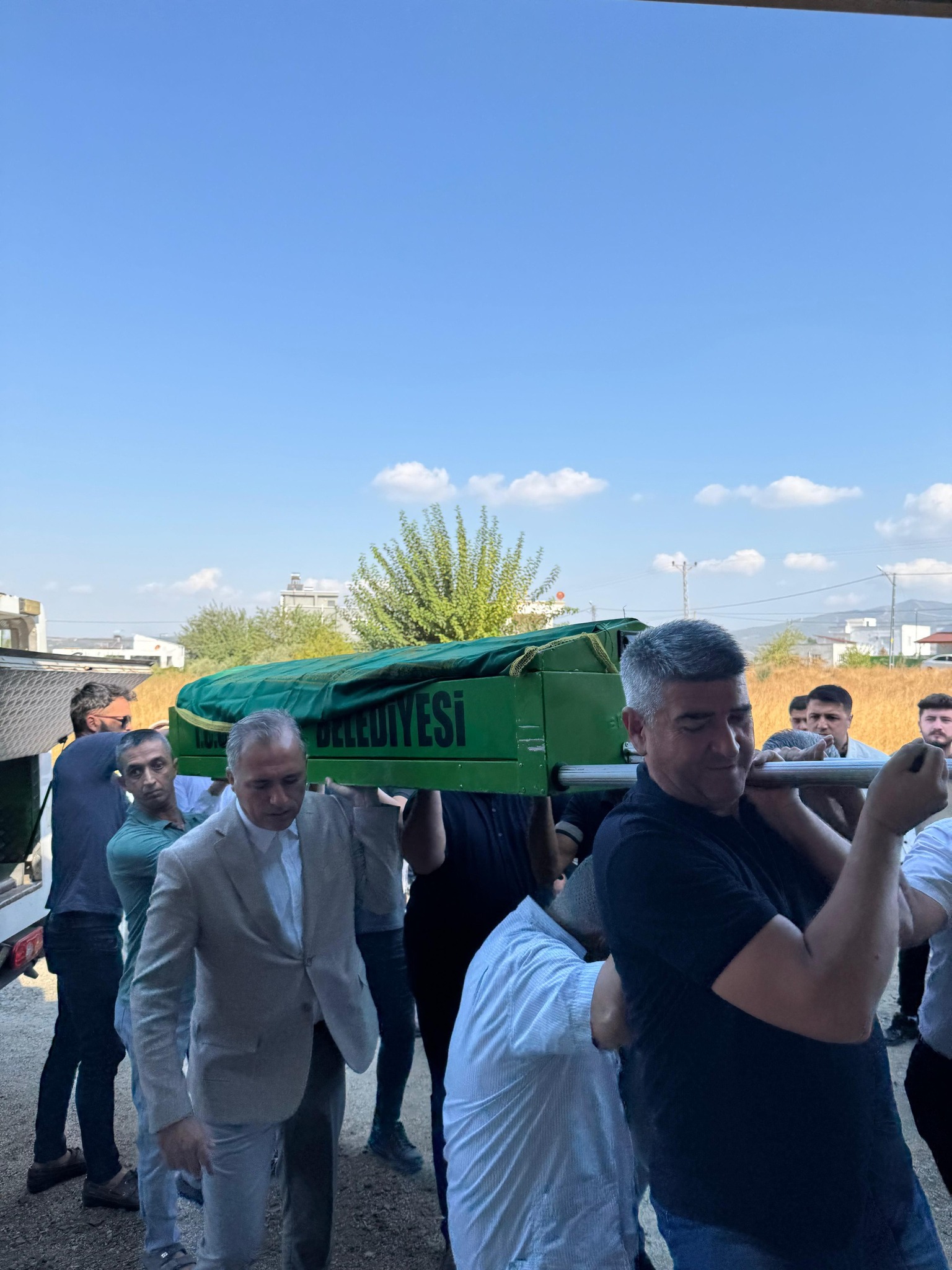 Çenet Ailesinin Acı Günü Zekiye Çenet Toprağa Verildi4