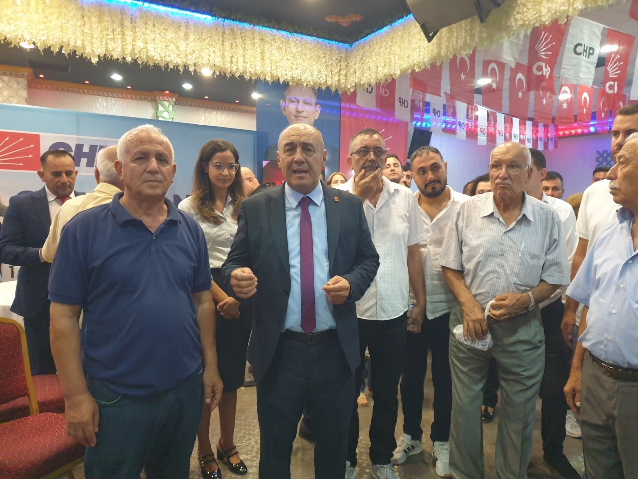 Chp Kadirli İlçe Kongresinde Enver Eker Yeniden Başkan3