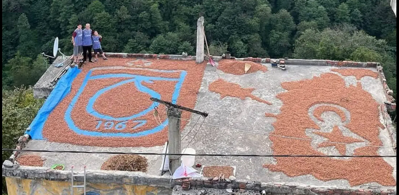 Fındıklarla Bayrak ve Trabzonspor Sevgisi