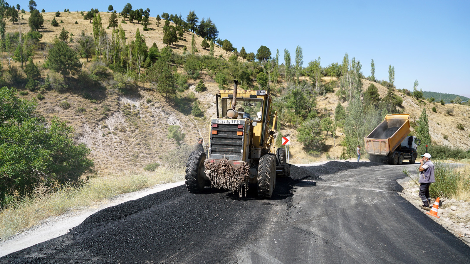 Göksun'un Kırsal Mahalleleri Sıcak Asfalta Kavuşuyor (2)-1