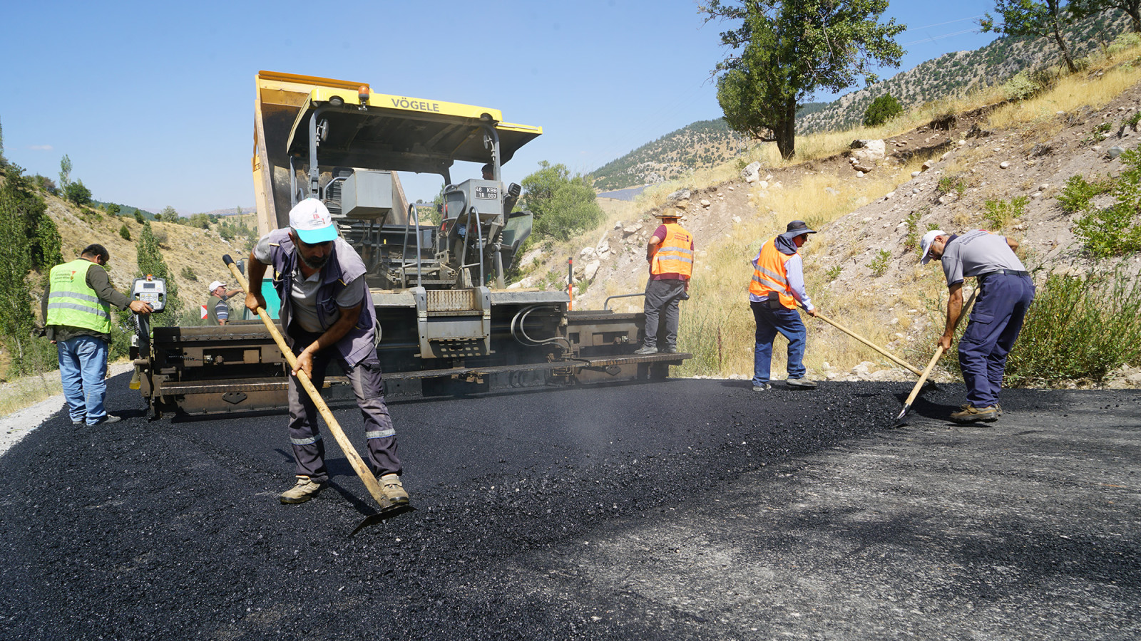 Göksun'un Kırsal Mahalleleri Sıcak Asfalta Kavuşuyor (4)