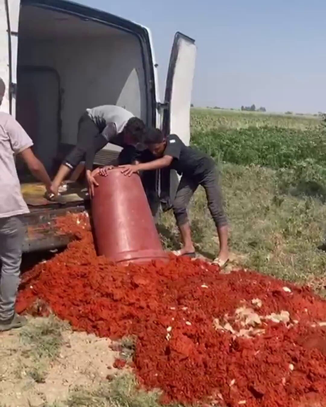 Hatay’da 6 Ton Sahte Salça İmha Edildi3