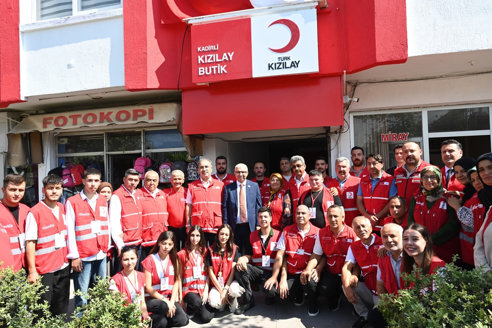 Kadirli’de Kızılay’dan Tarımsal Su Projesi Ve Butik Açılışı13