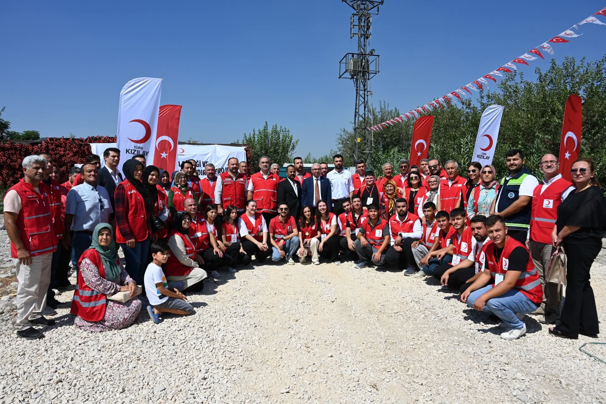 Kadirli’de Kızılay’dan Tarımsal Su Projesi Ve Butik Açılışı8