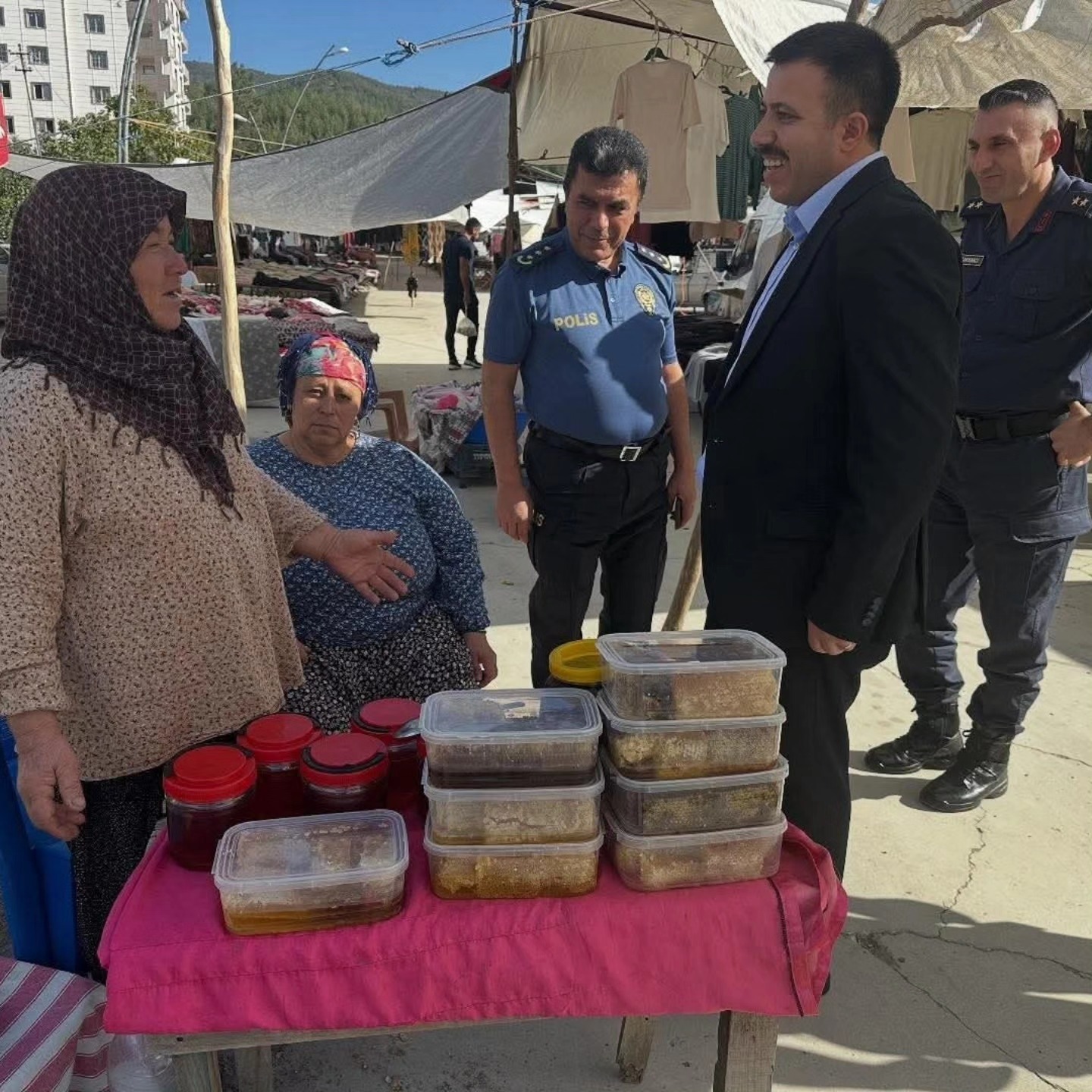 Kaymakam Yurdagül Pazartesi Pazarı’nı Gezdi10