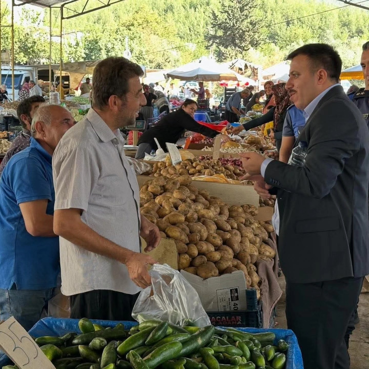 Kaymakam Yurdagül Pazartesi Pazarı’nı Gezdi5