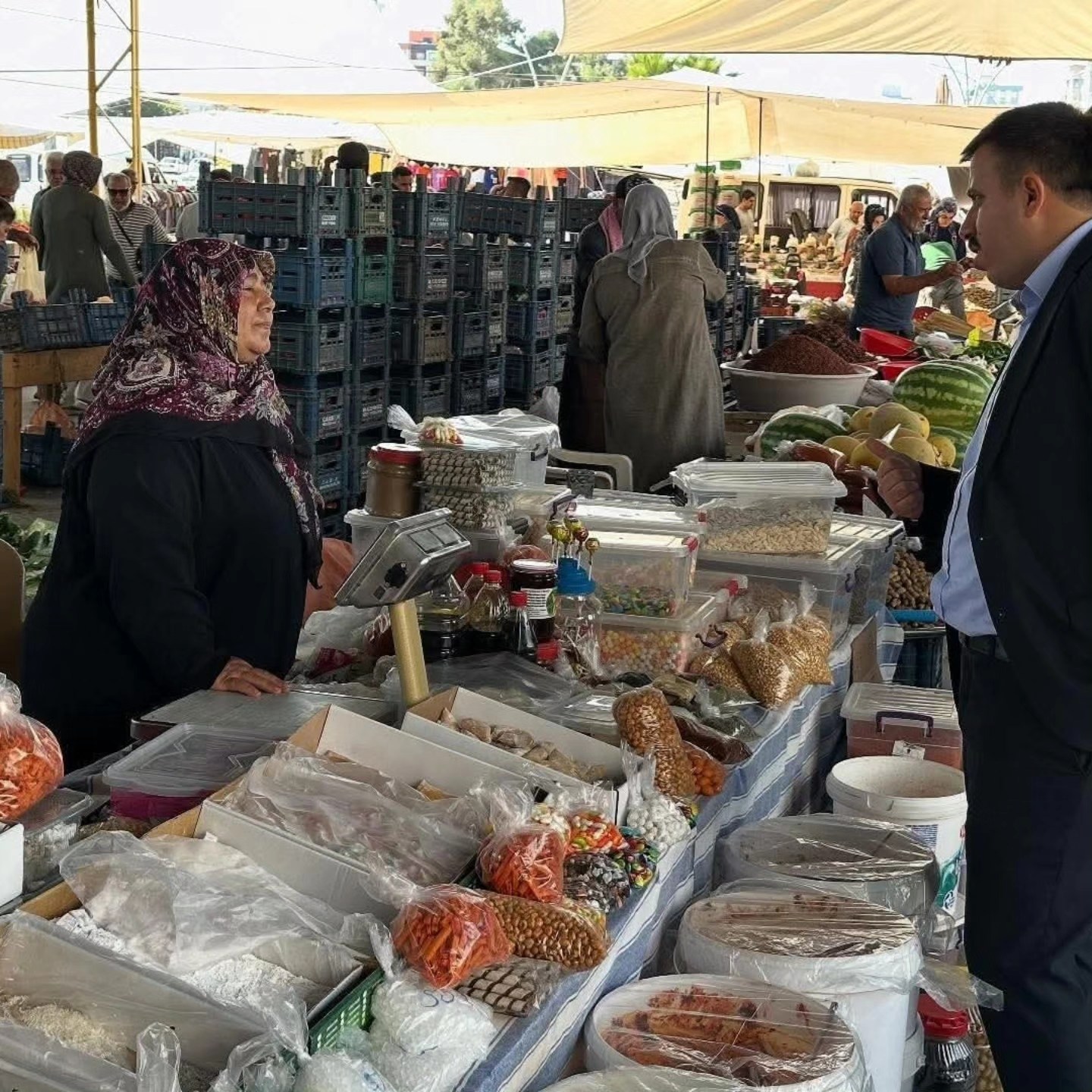 Kaymakam Yurdagül Pazartesi Pazarı’nı Gezdi8