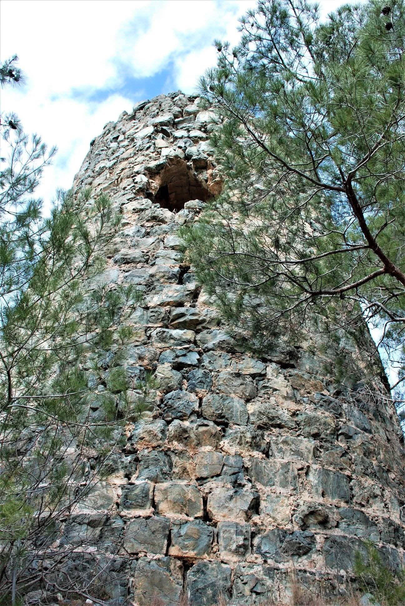 Osmaniye’nin Tarihi Çardak Kalesi Zamana Direniyor10