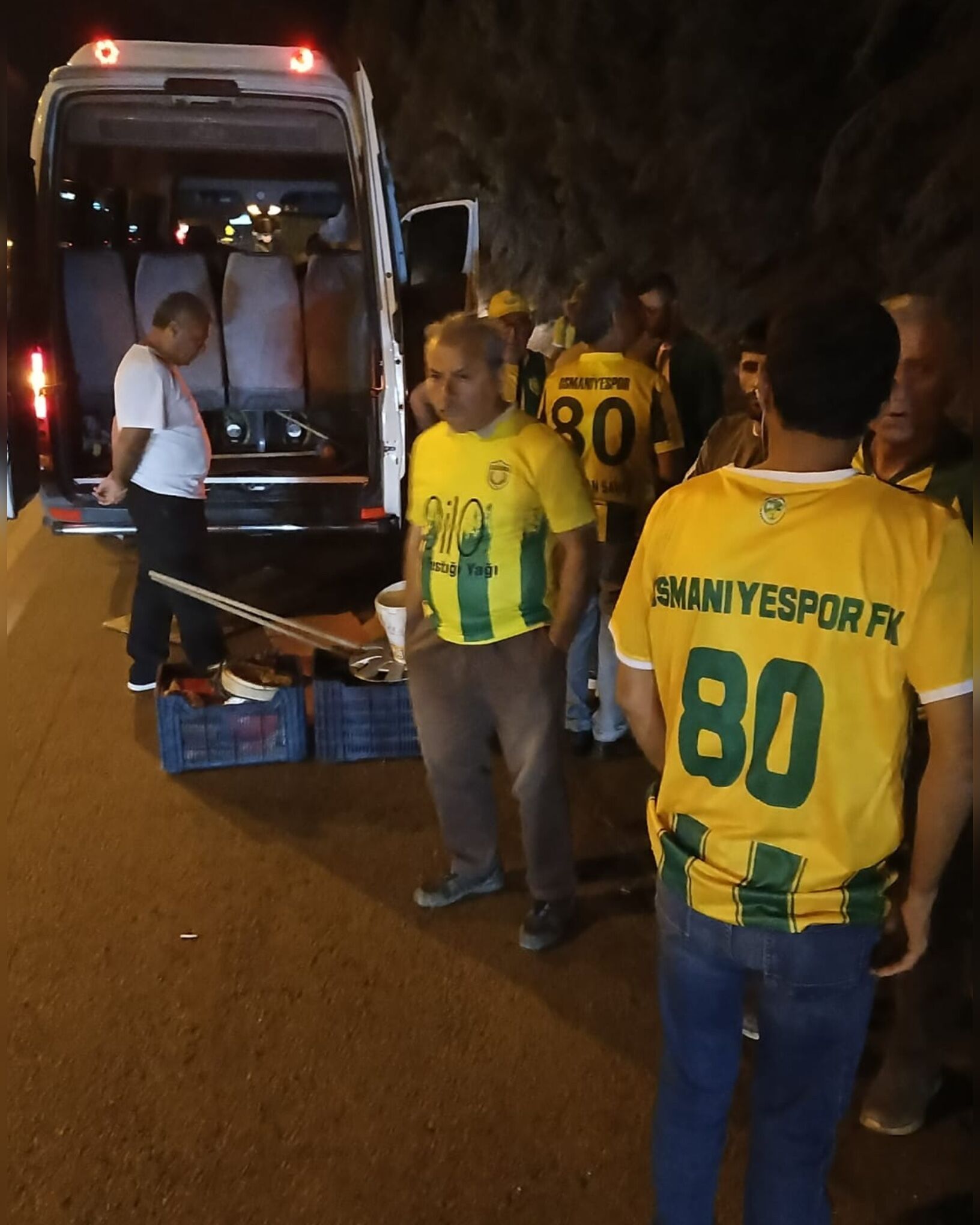Osmaniyespor Taraftarlarını Taşıyan Araçta Lastik Patladı