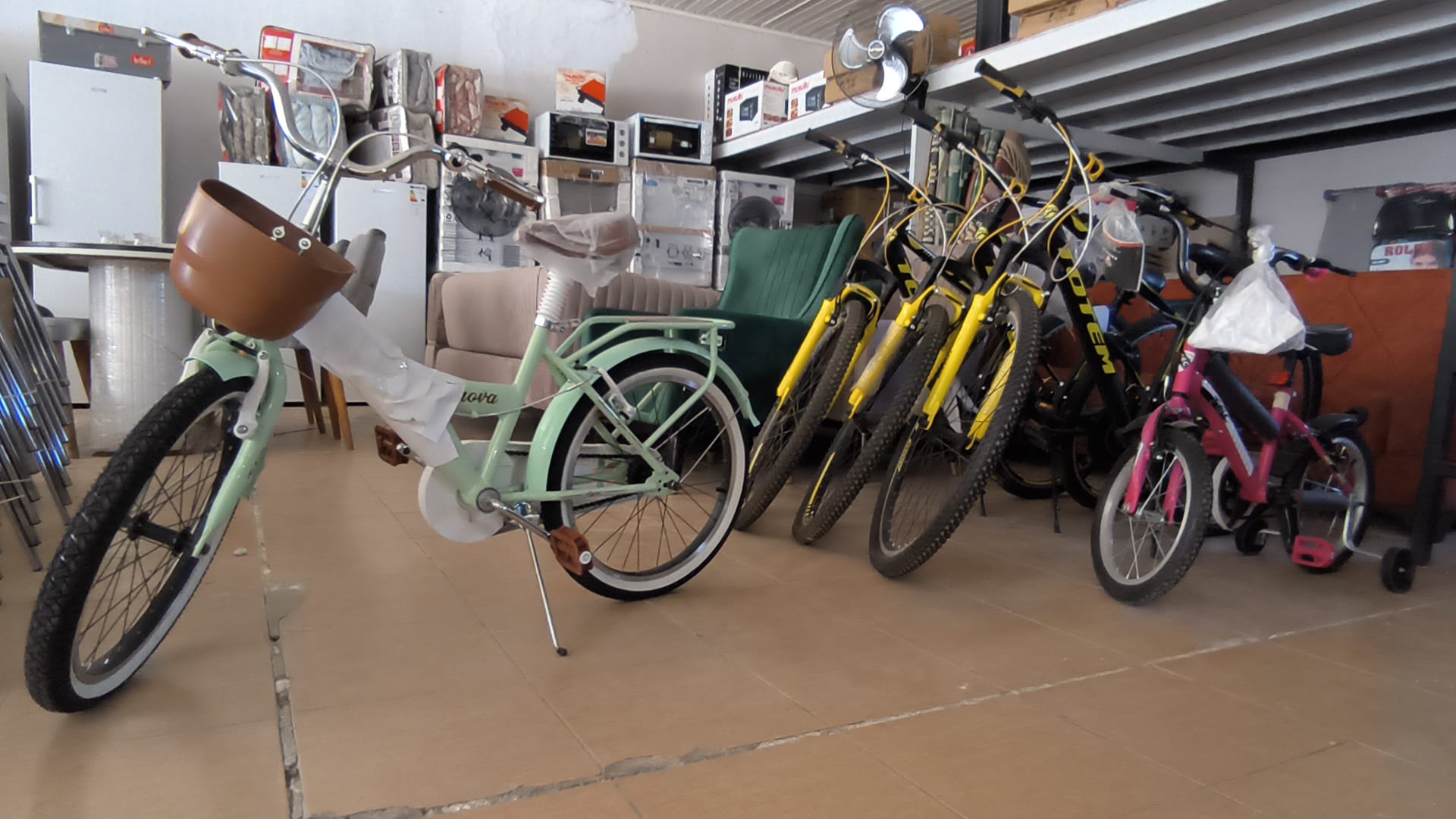 Su Savaşında Büyük Marketlere Rakip Toprakkale'li Fatih Acı, En Uygun Fiyatlarla Halkın Yanında (8)