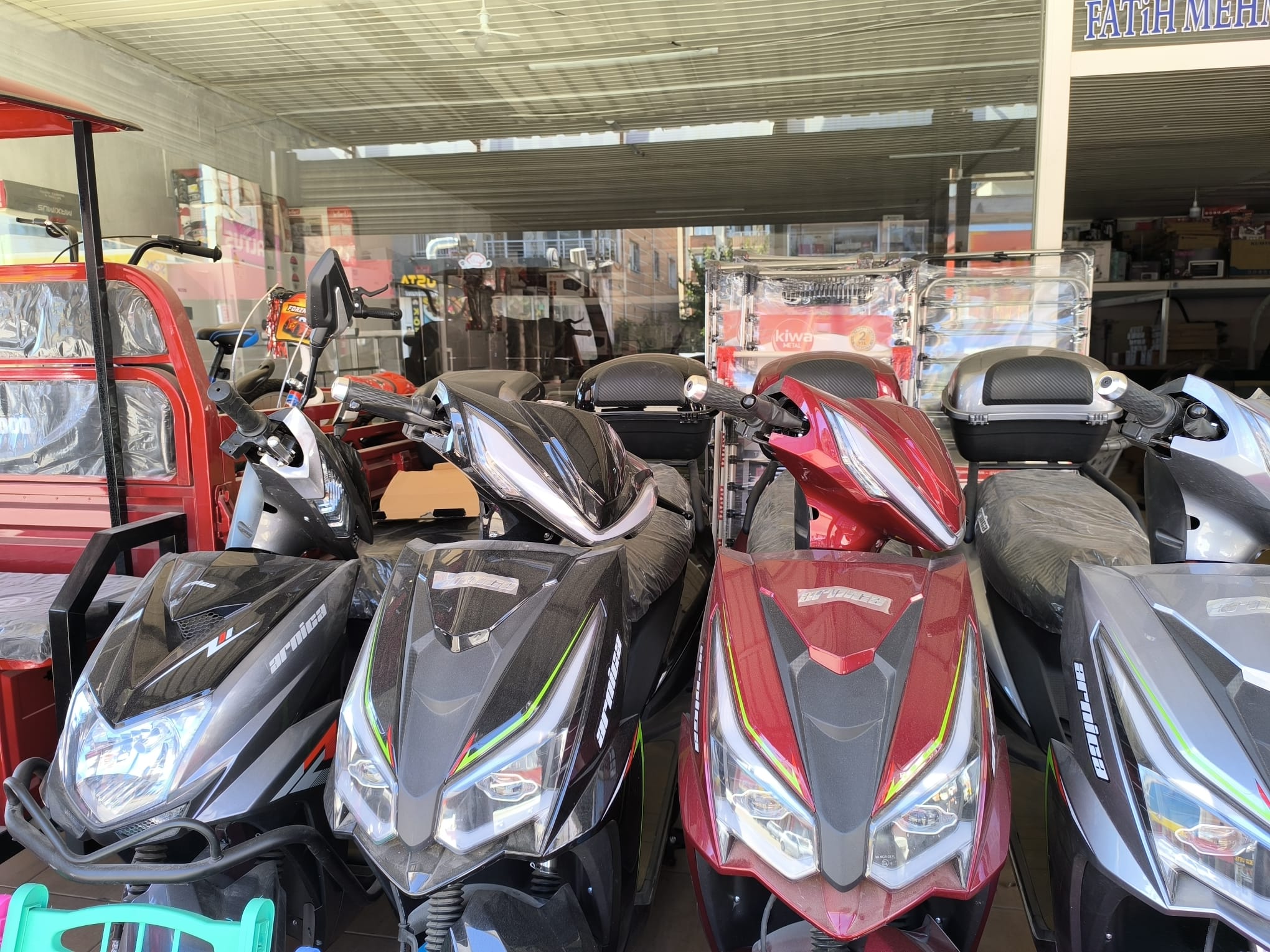 Su Savaşında Büyük Marketlere Rakip Toprakkale'li Fatih Acı, En Uygun Fiyatlarla Halkın Yanında (9)