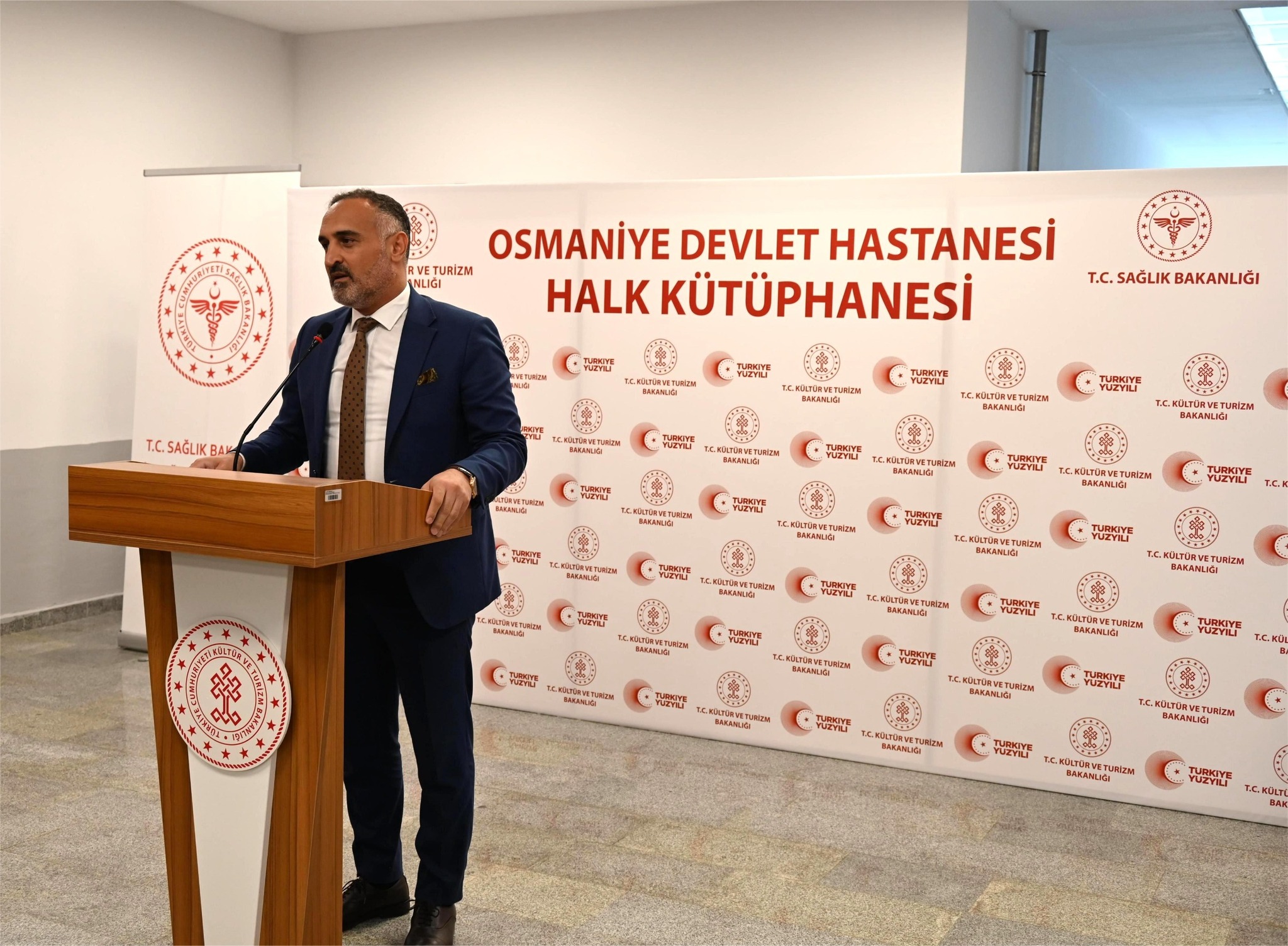 Türkiye’de Bir İlk Osmaniye Devlet Hastanesi’nde Halk Kütüphanesi Açıldı (1)