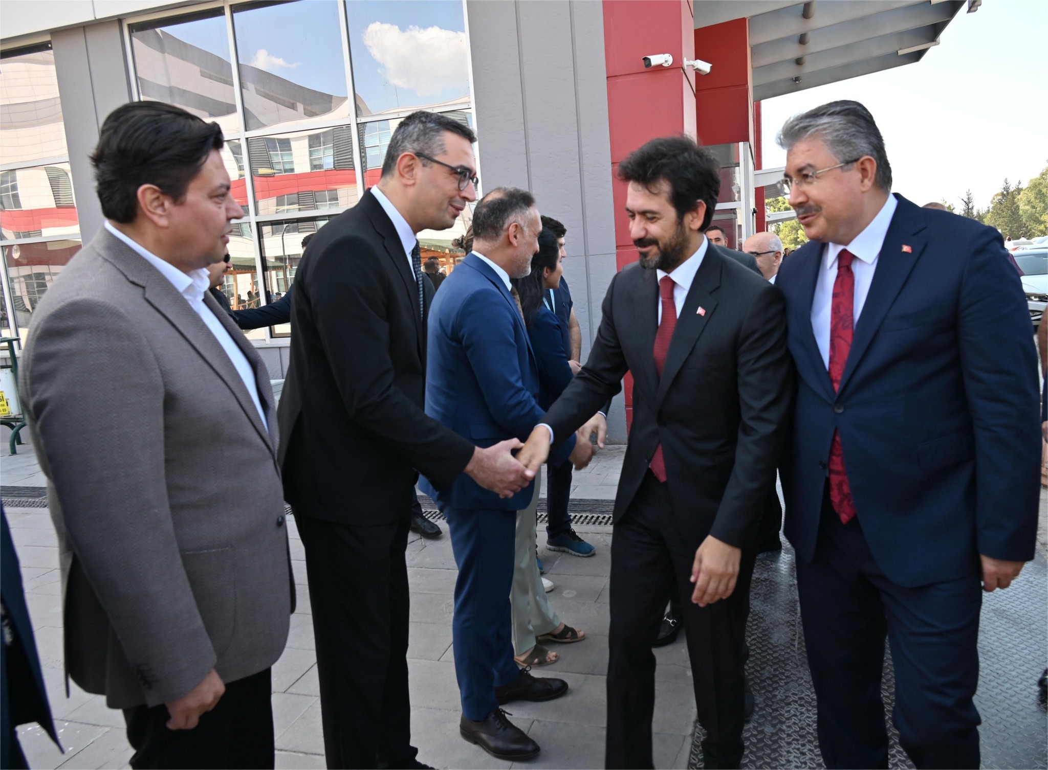 Türkiye’de Bir İlk Osmaniye Devlet Hastanesi’nde Halk Kütüphanesi Açıldı (7)