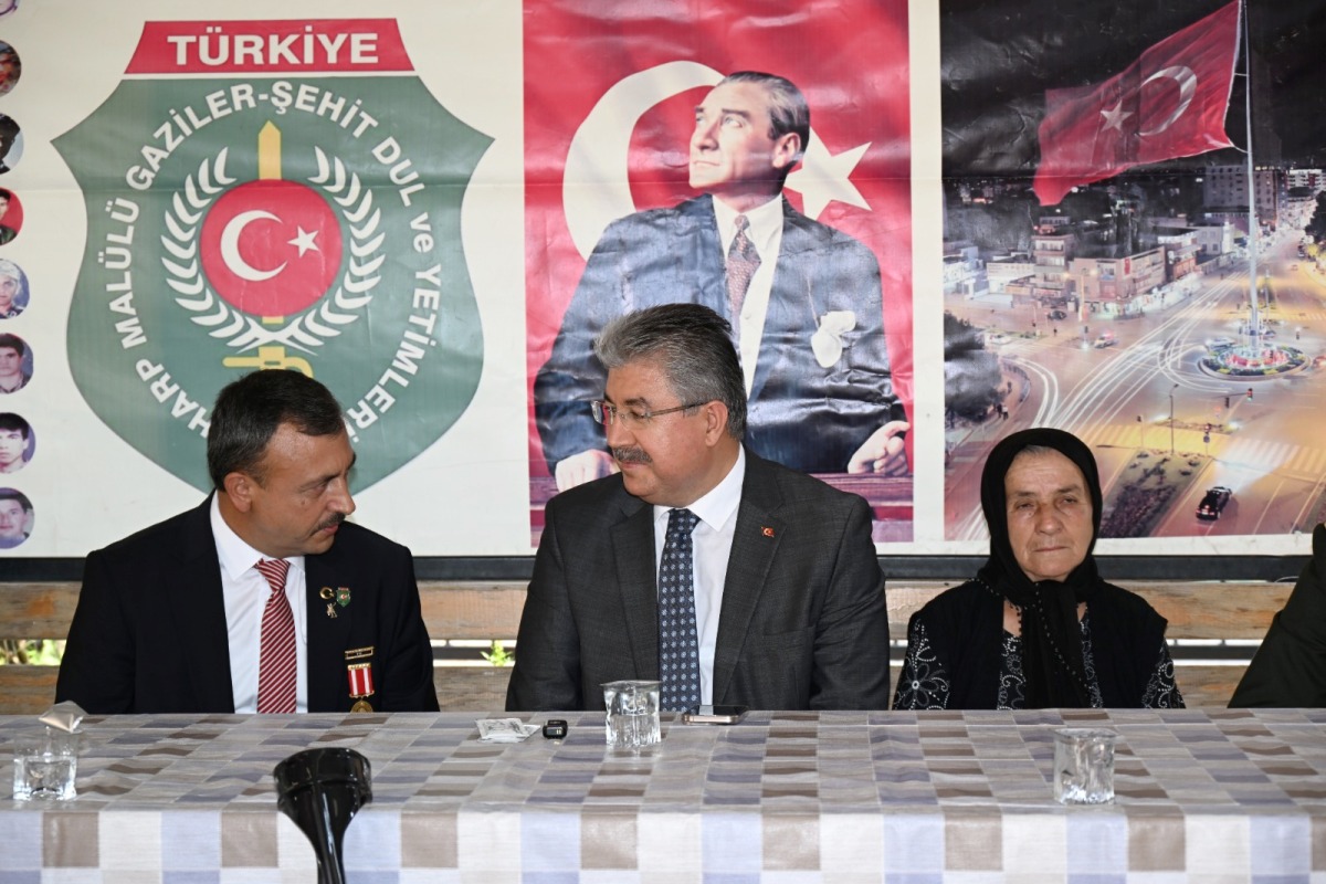 Vali Yılmaz, 19 Eylül Gaziler Günü'nde Gaziler Derneklerini Ziyaret Etti (3)