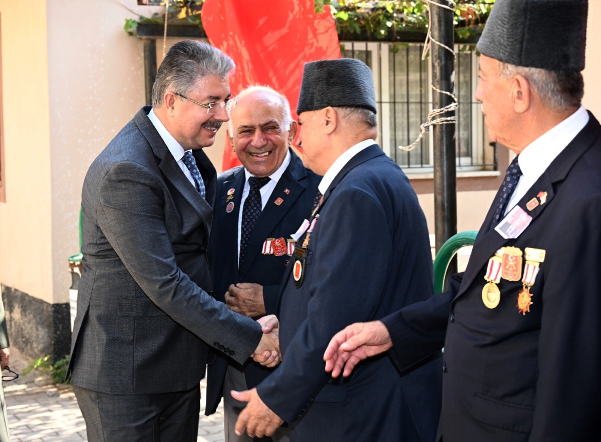 Vali Yılmaz, 19 Eylül Gaziler Günü'nde Gaziler Derneklerini Ziyaret Etti (7)