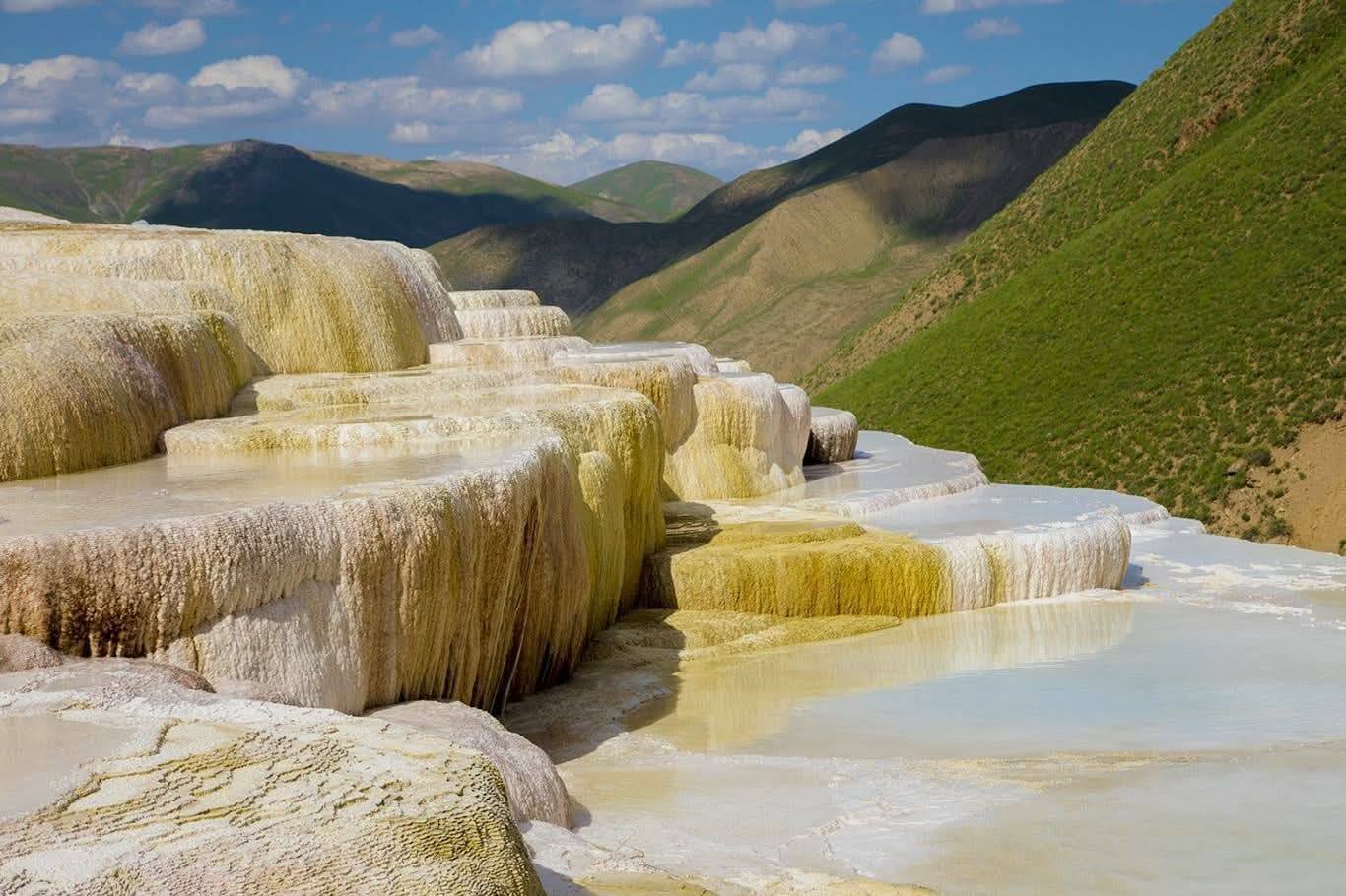2 Bin 400 Metrede Büyüleyici Başkale Travertenleri3