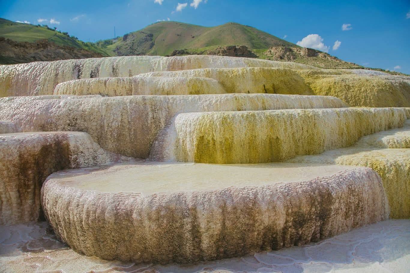 2 Bin 400 Metrede Büyüleyici Başkale Travertenleri4