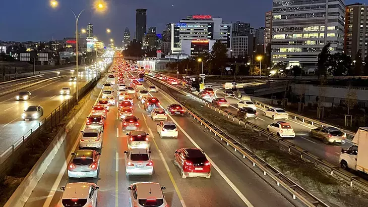 29 Ekim’de İstanbul’da Trafiğe Kapatılacak Yollar Açıklandı5