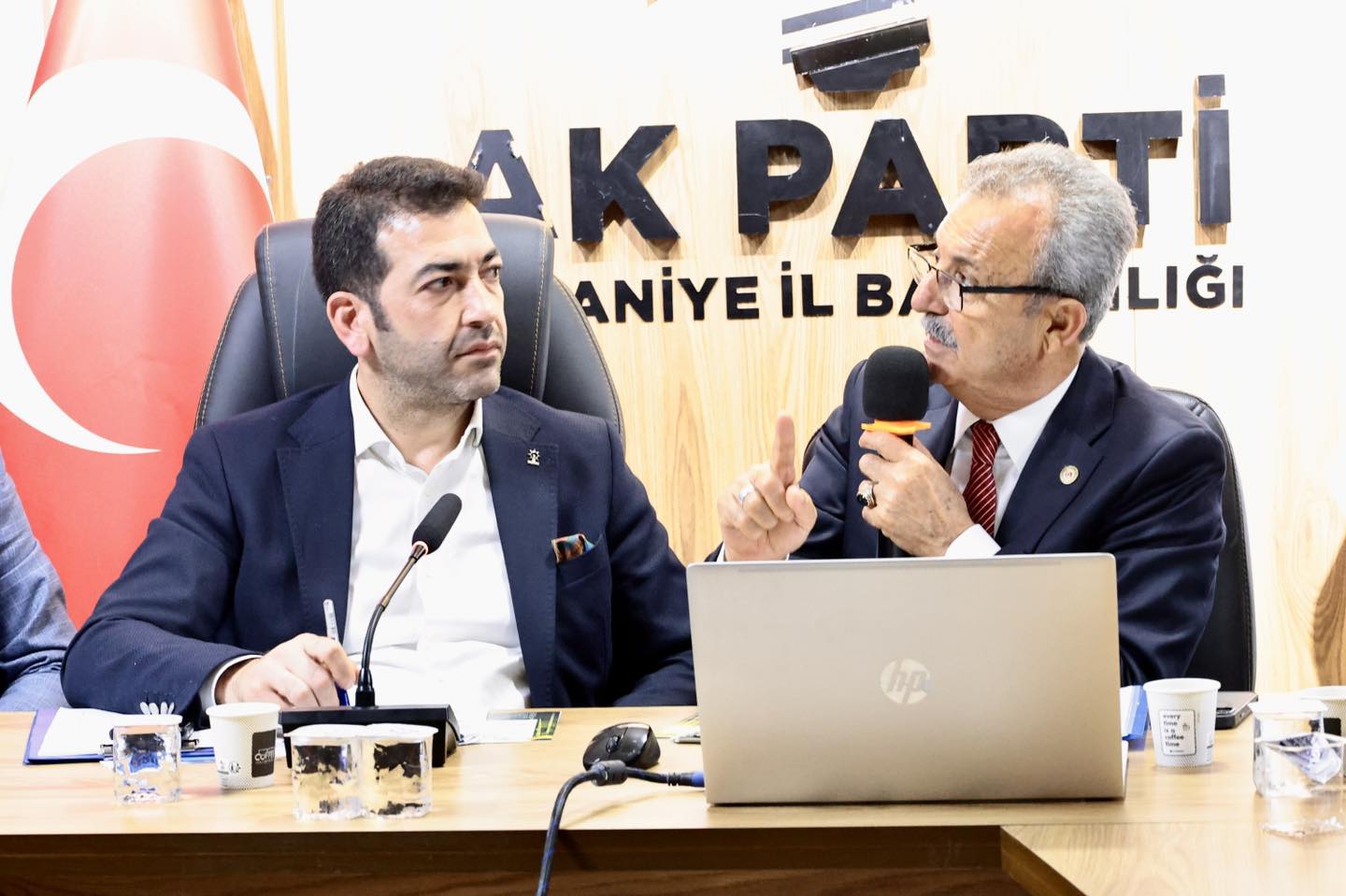 Abbas Yeşildemir’den Ak Parti’de Hizmet Sunumu3